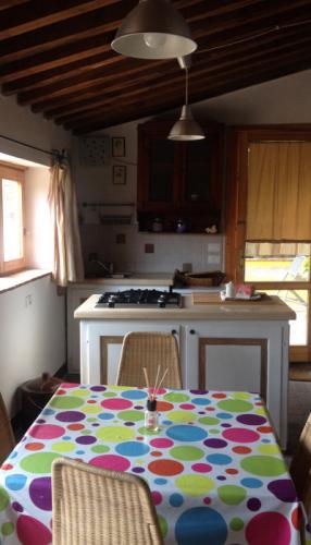 App Giallo Küche 700x400