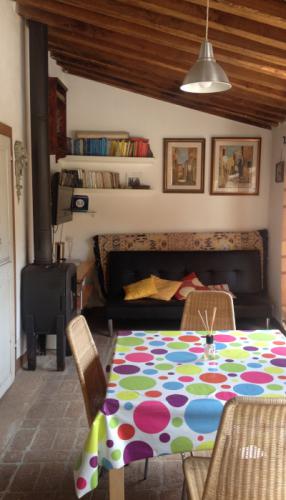 App Giallo Wohnzimmer 700x400
